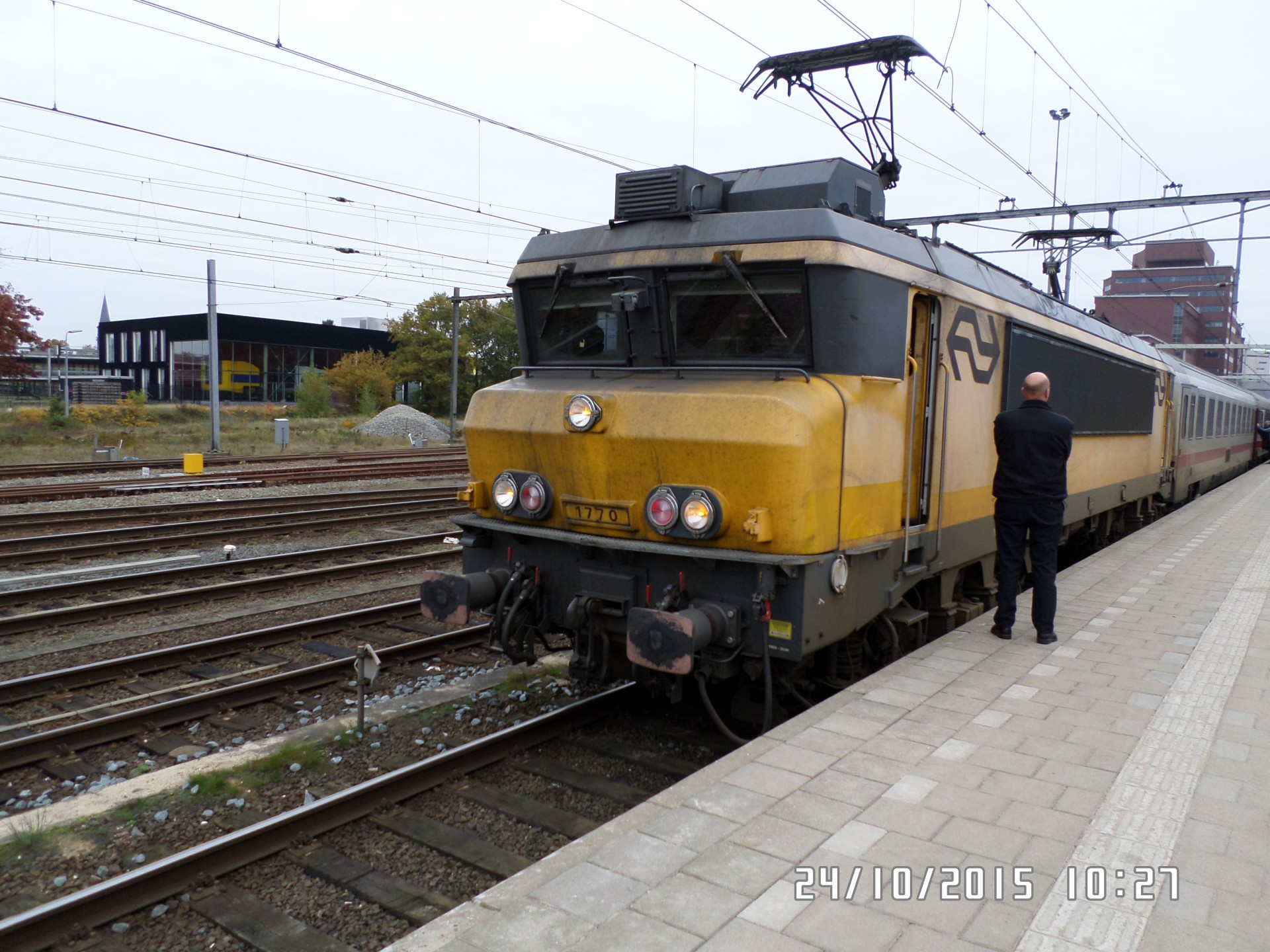 68402391bf1d8_1749033873.jpg